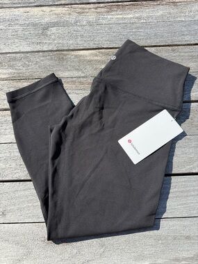 Lululemon Align Crop 23" Black size 10  NWT 🖤 crops